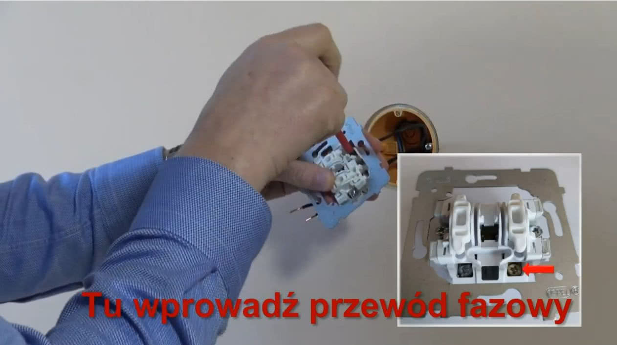 Montaż łącznika dwugrupowego serii As. fot. OSPEL Montaż łącznika dwugrupowego serii As. fot. OSPEL