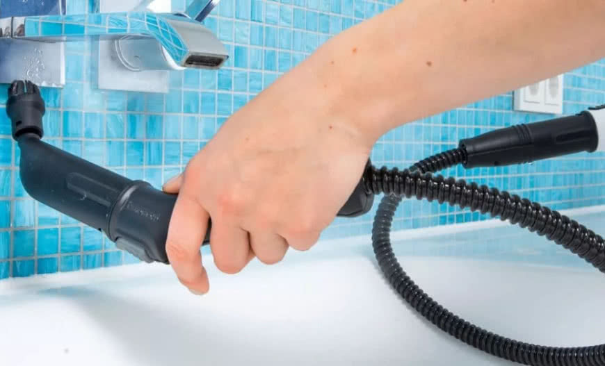 Jak i czym odkamienić baterie łazienkowe i umywalkę? 