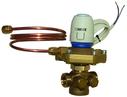 Fot. 4. Regulator różnicy ciśnień, żeby działać, musi monitorować ciśnienie czynnika w dwóch punktach instalacji. Zwykle jednym jest samo miejsce jego montażu. Fot. 4. Regulator różnicy ciśnień, żeby działać, musi monitorować ciśnienie czynnika w dwóch punktach instalacji. Zwykle jednym jest samo miejsce jego montażu.