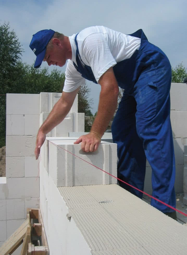 Wznoszenie ścian z bloczków betonu komórkowego Wznoszenie ścian z bloczków betonu komórkowego