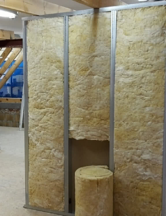 Stelaże z wełną mineralną Stelaże z wełną mineralną